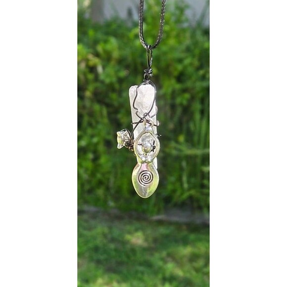Goddess Charm Clear Quartz Point Cat Charm Pendant - Picture 3 of 5
